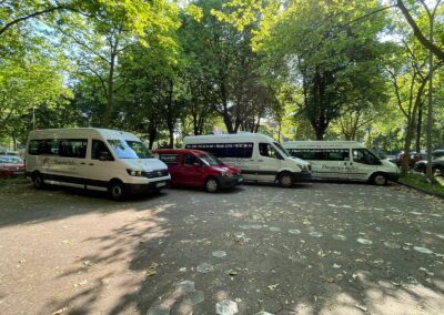 Einige unserer Fahrzeuge auf dem Parkplatz